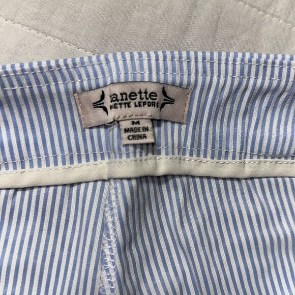 nanette lepore M Chambray Blue White Vertical Stripe Stretch Pull on Shorts - Picture 3 of 5